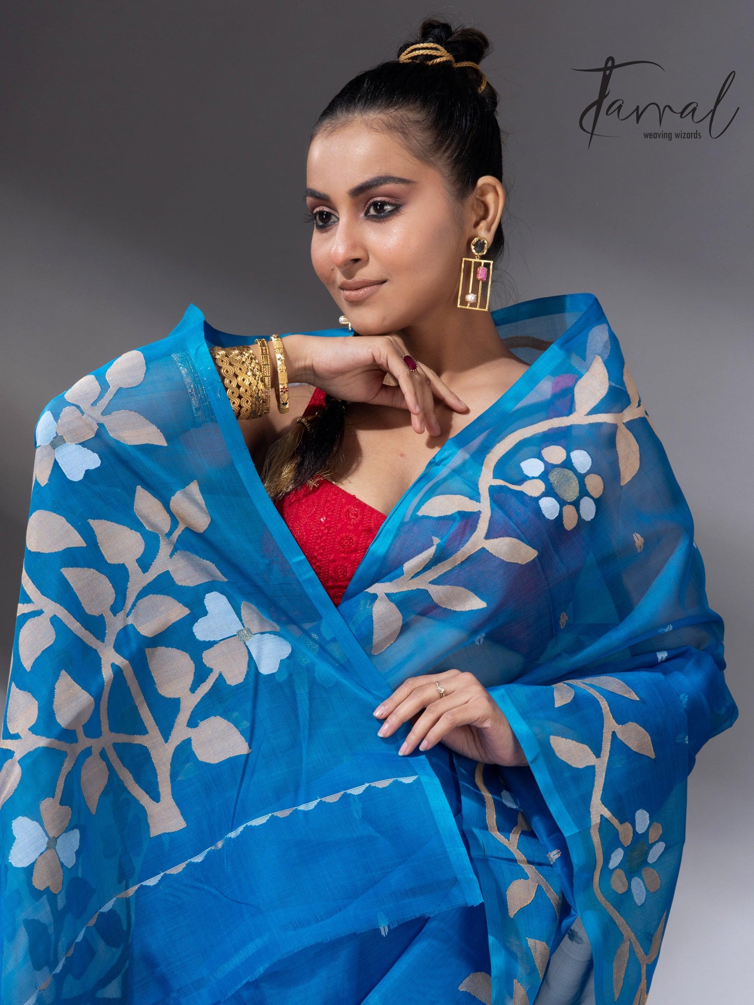 Peacock blue floral border muslin silk handwoven jamdani saree cls