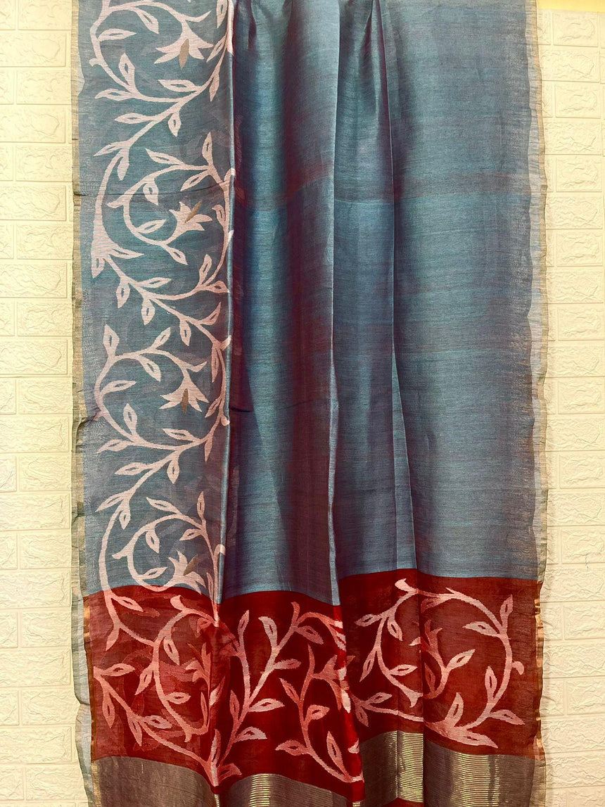 Peacock blue with red pallu border floral handwoven jamdani saree - Tamal Boutique