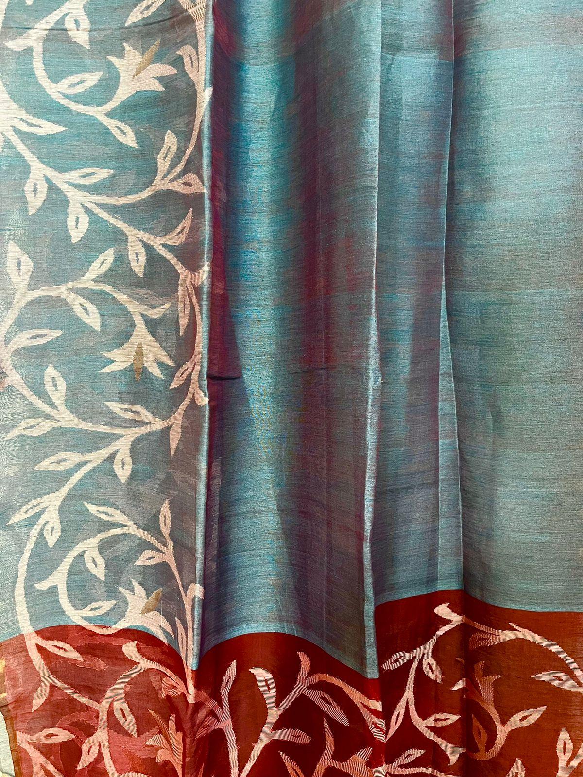 Peacock blue with red pallu border floral handwoven jamdani saree - Tamal Boutique