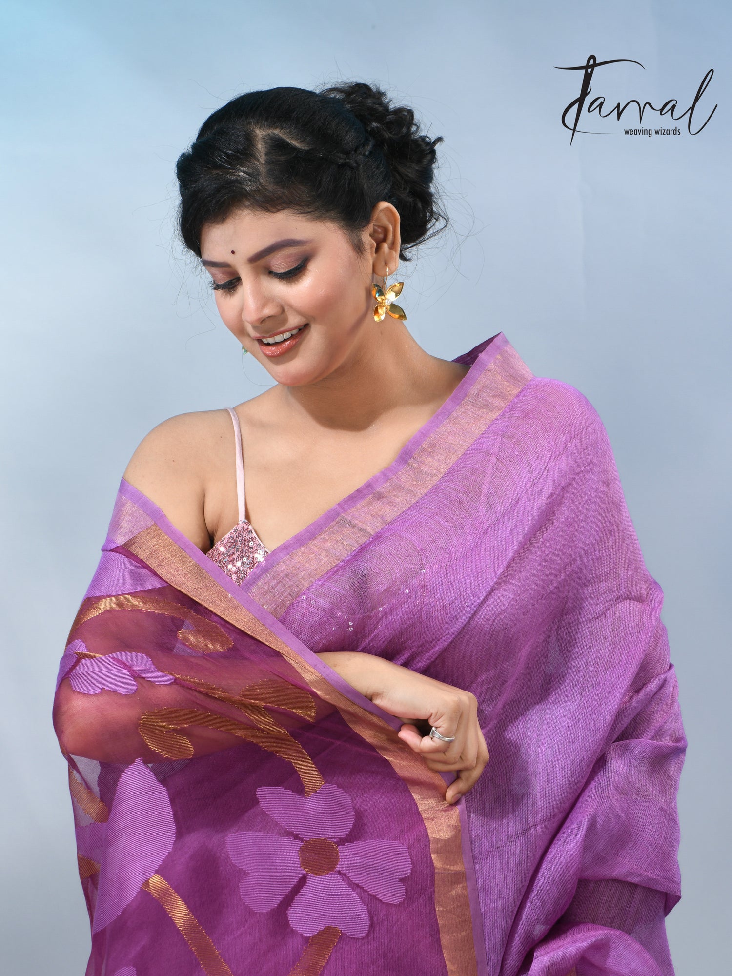 Periwinkle with zari border silk linen handwoven jamdani saree