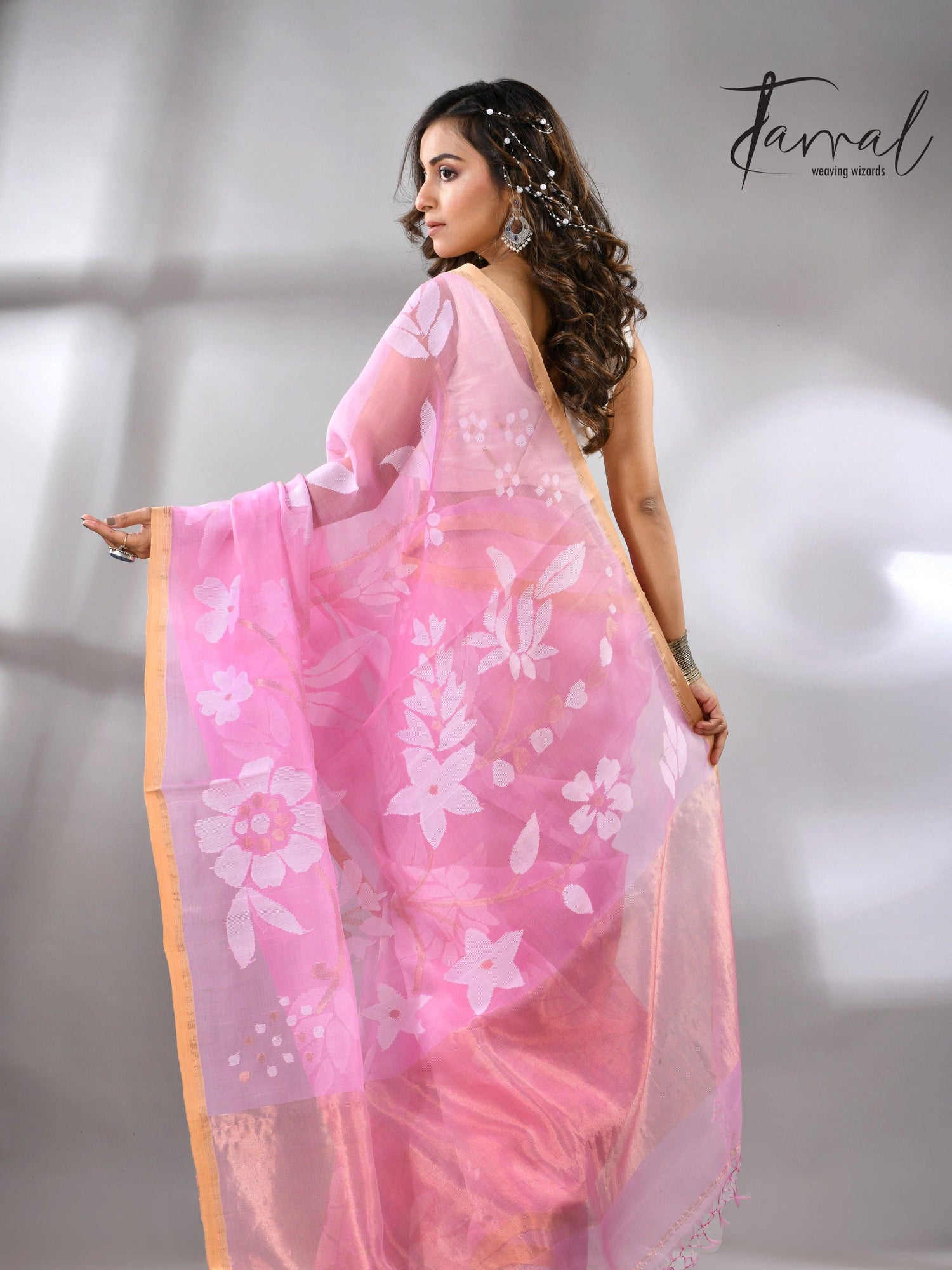 Pink Muslin Silk Handwoven Jamdani Saree Back