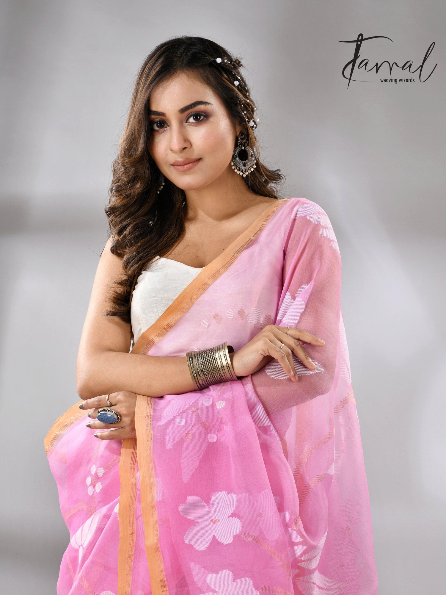 Pink Muslin Silk Handwoven Jamdani Saree Closeup