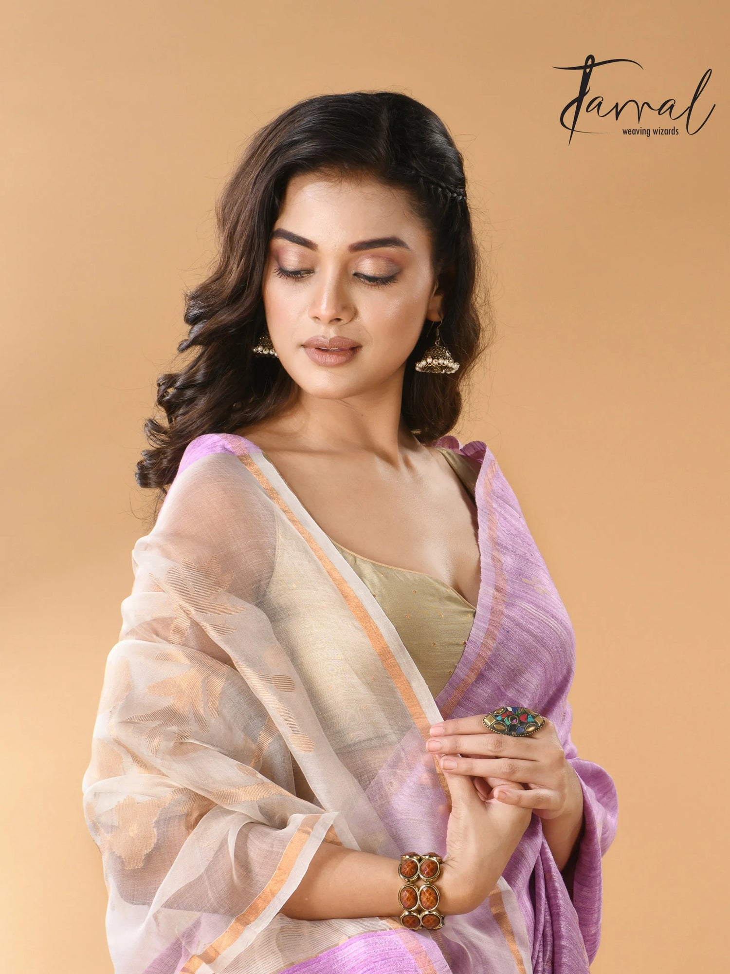 Pink with white floral pallu matka silk handwoven jamdani saree - Tamal Boutique