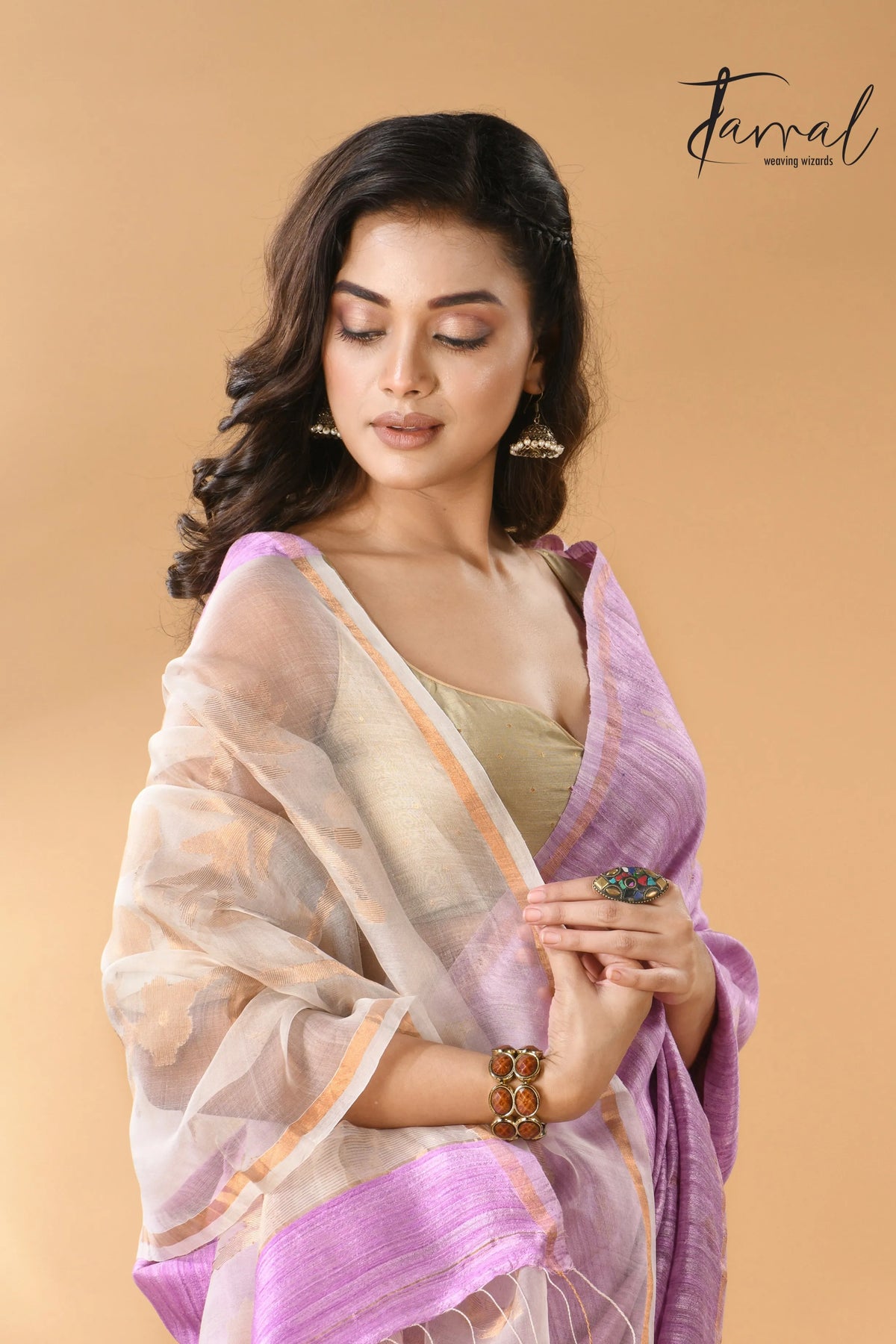 Pink with white floral pallu matka silk handwoven jamdani saree - Tamal Boutique