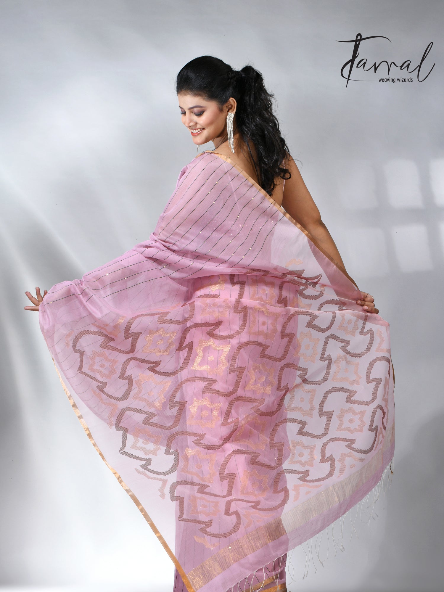 Pink with zari border silk cotton handwoven jamdani saree