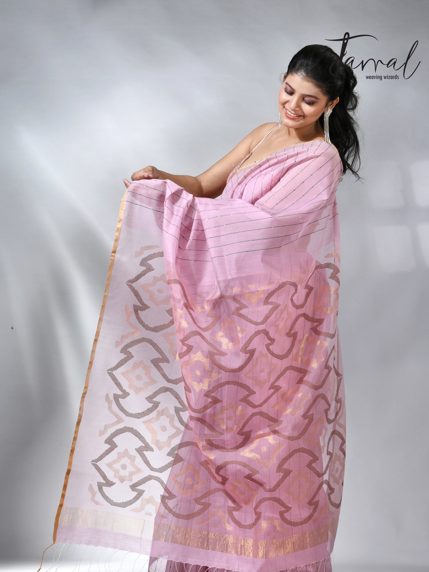 Pink with zari border silk cotton handwoven jamdani saree