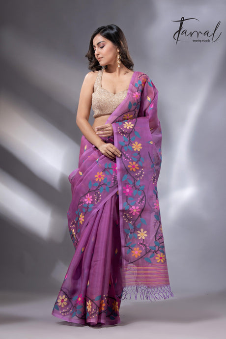 Purple floral border handwoven muslin jamdani saree4