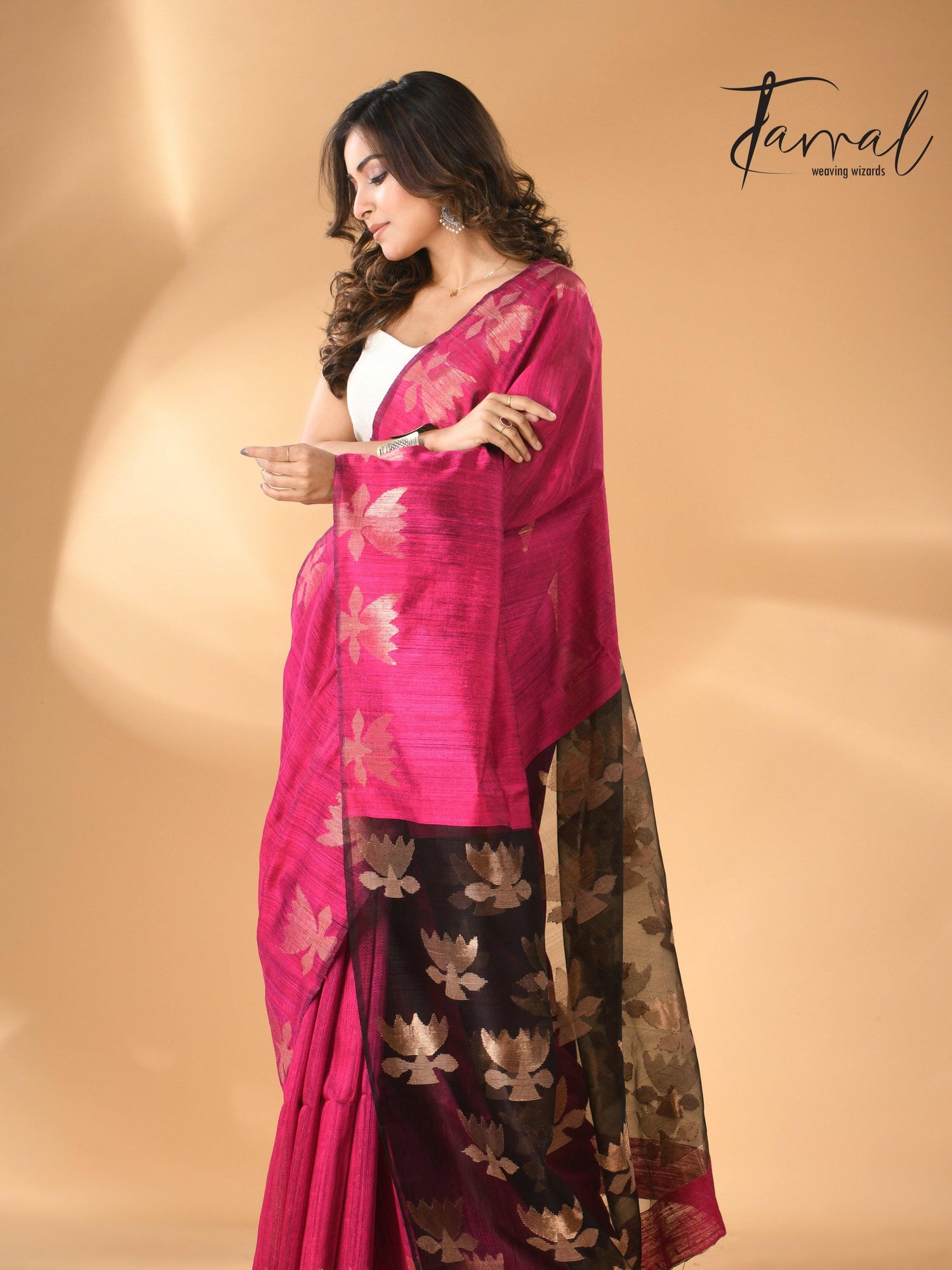 Rani_Pink_Jamdani_Matka_Silk_Saree_Left