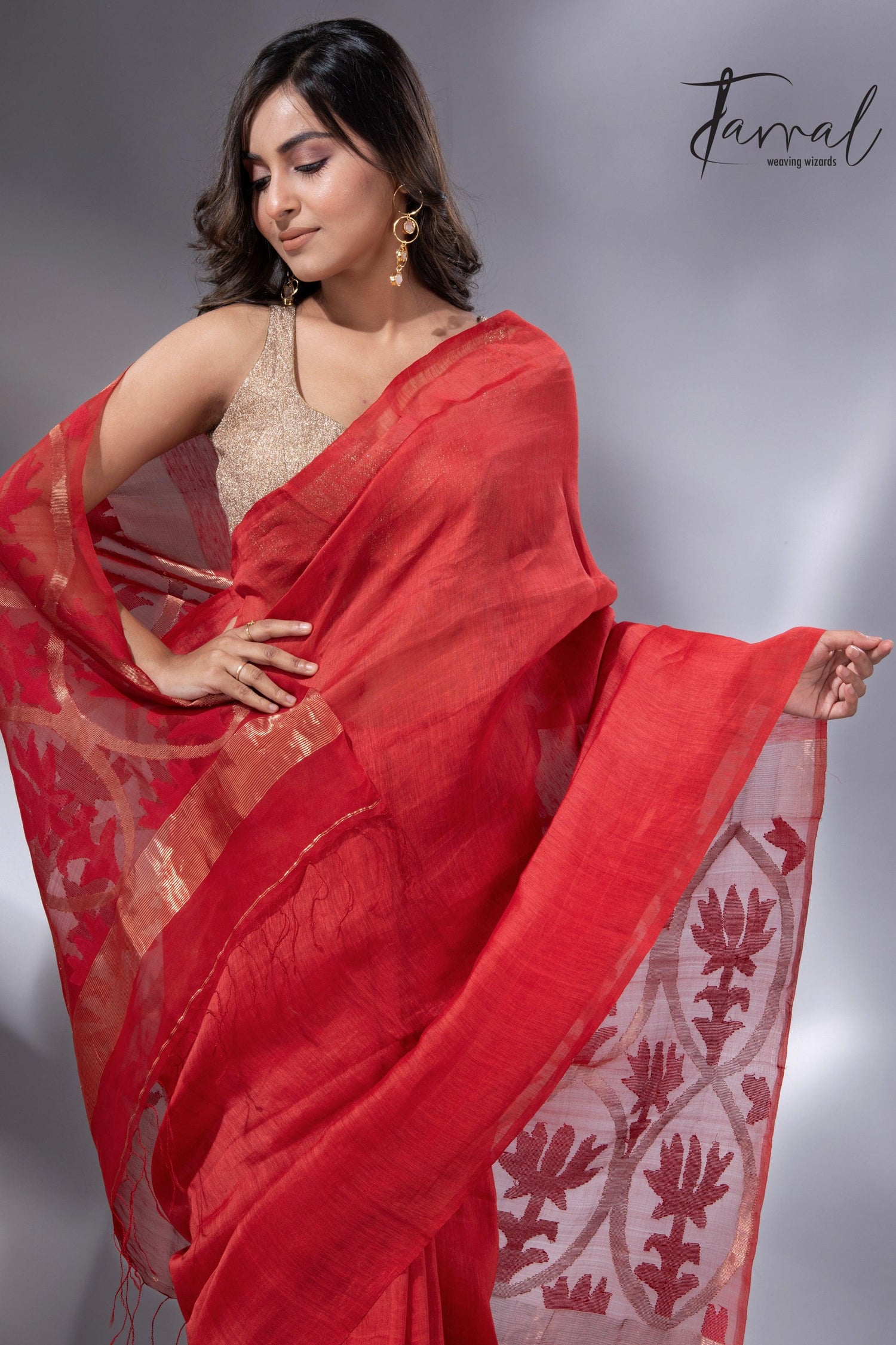 Red Lotus Elegance pallu silk linen handwoven jamdani saree2