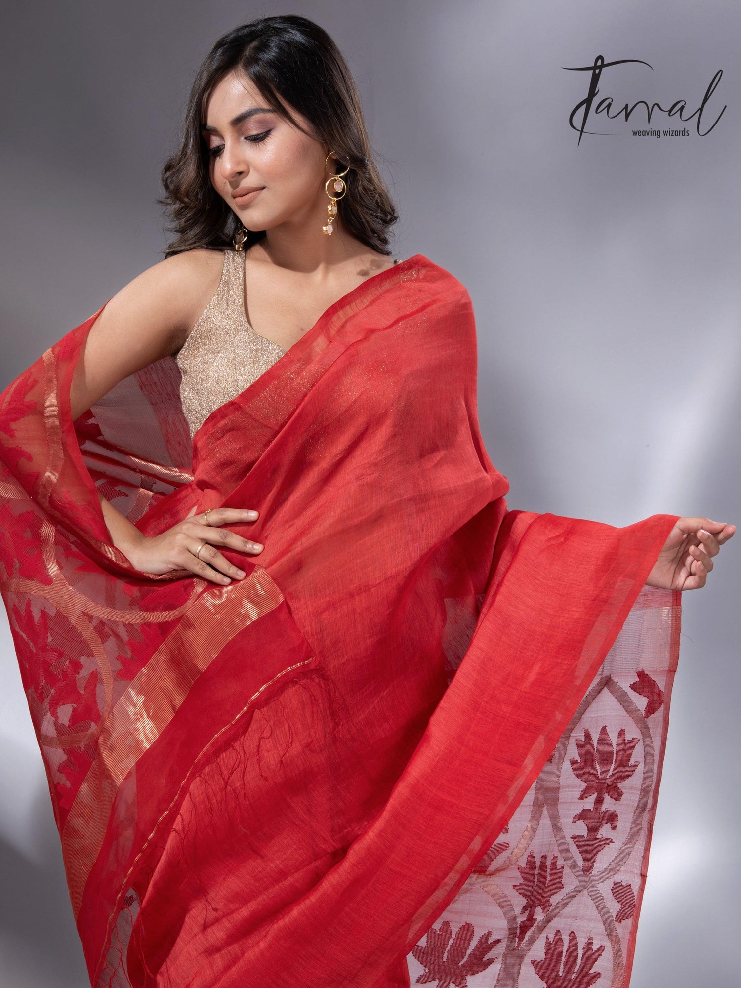 Red Lotus Elegance pallu silk linen handwoven jamdani saree2