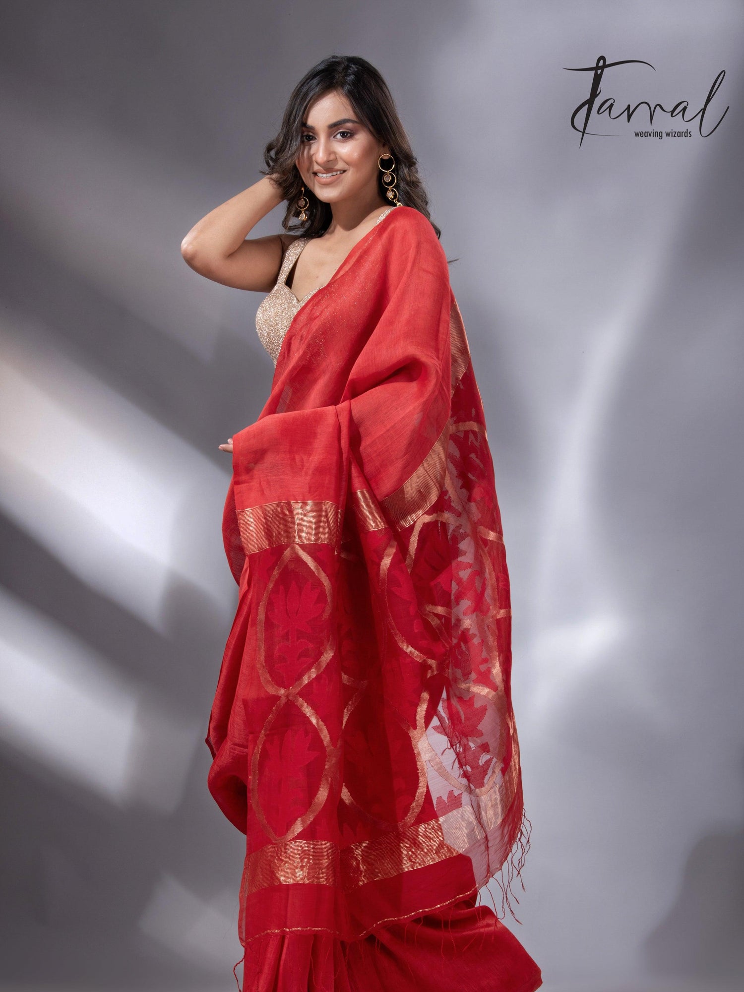 Red Lotus Elegance pallu silk linen handwoven jamdani saree4