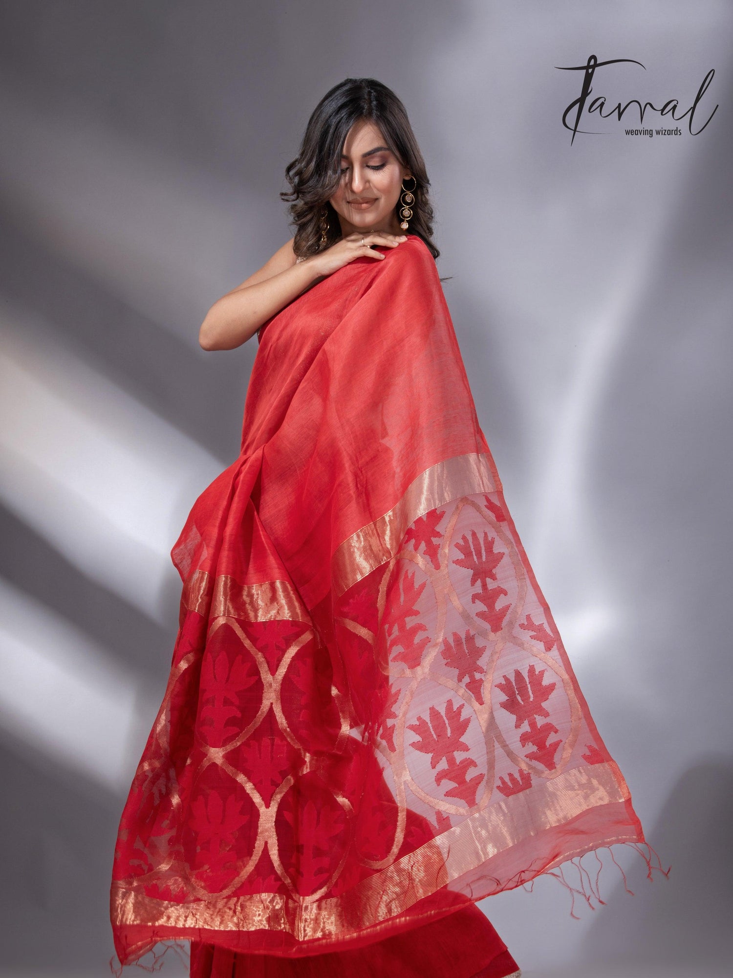 Red Lotus Elegance pallu silk linen handwoven jamdani saree5