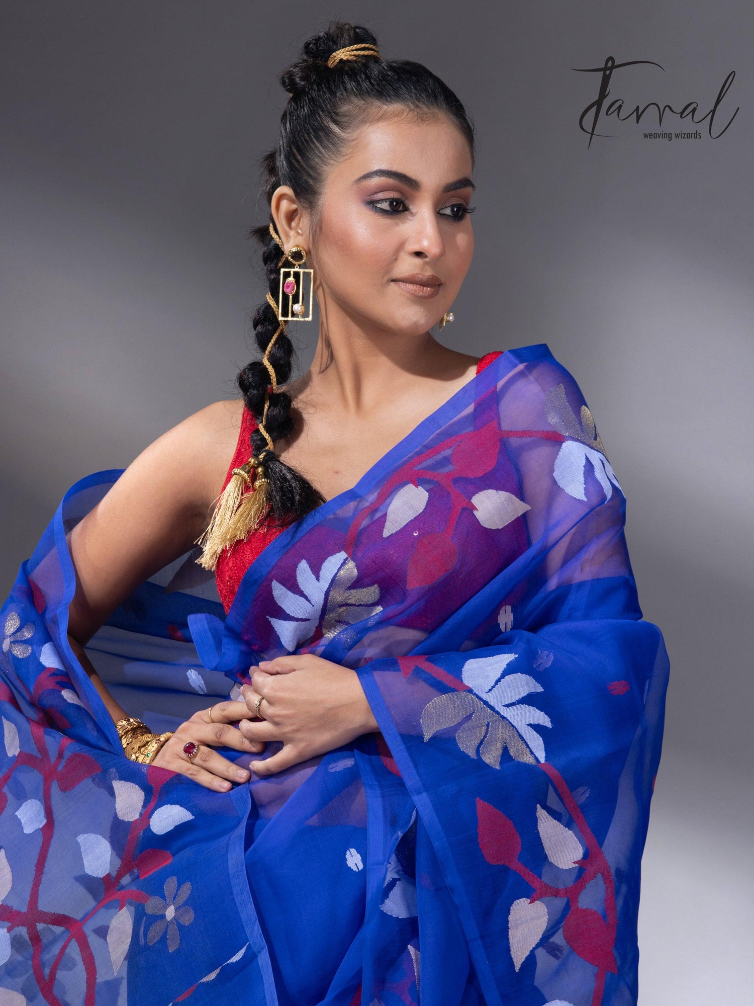 Red & golden floral border muslin silk handwoven jamdani saree4