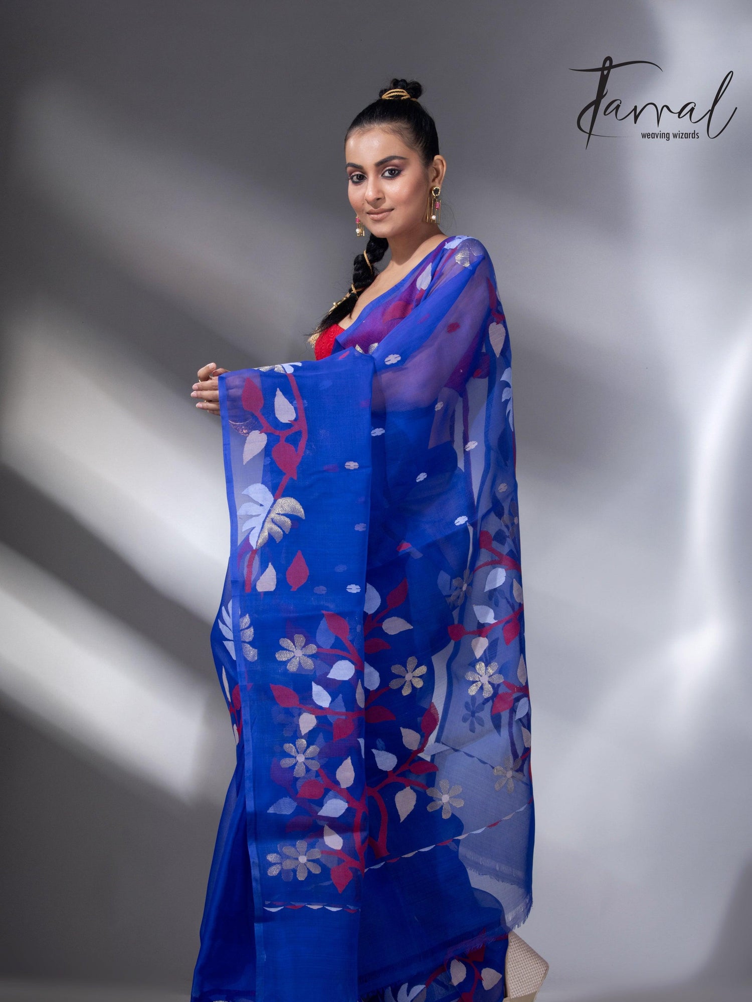 Red & golden floral border muslin silk handwoven jamdani saree left1