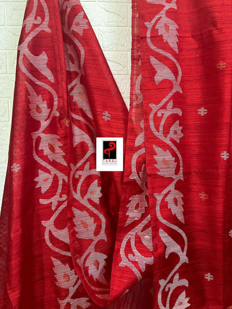 Red with white alpona motifs handwoven jamdani saree in matka silk - Tamal Boutique