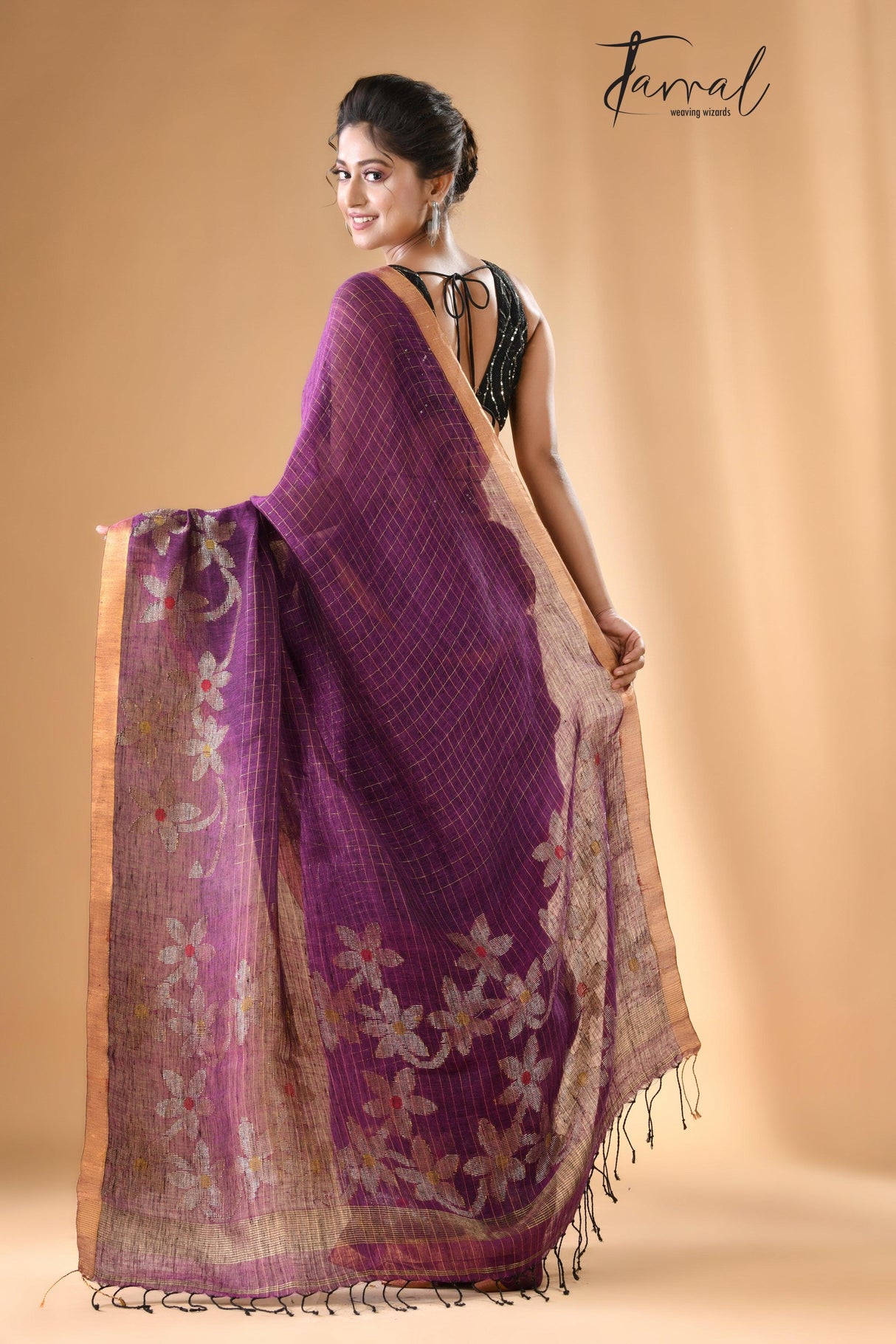Deep magenta linen checks handloom jamdani saree - Tamal Boutique