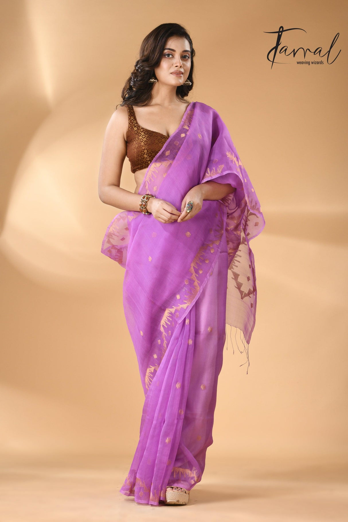 Fuchsia pink with golden zari traditional handwoven needle work jamdani saree - Tamal Boutique