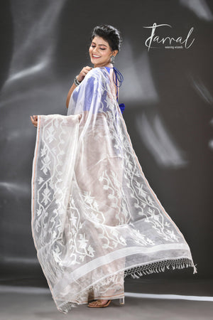 Offwhite self traditional handwoven muslin silk dhakai jamdani saree - Tamal Boutique