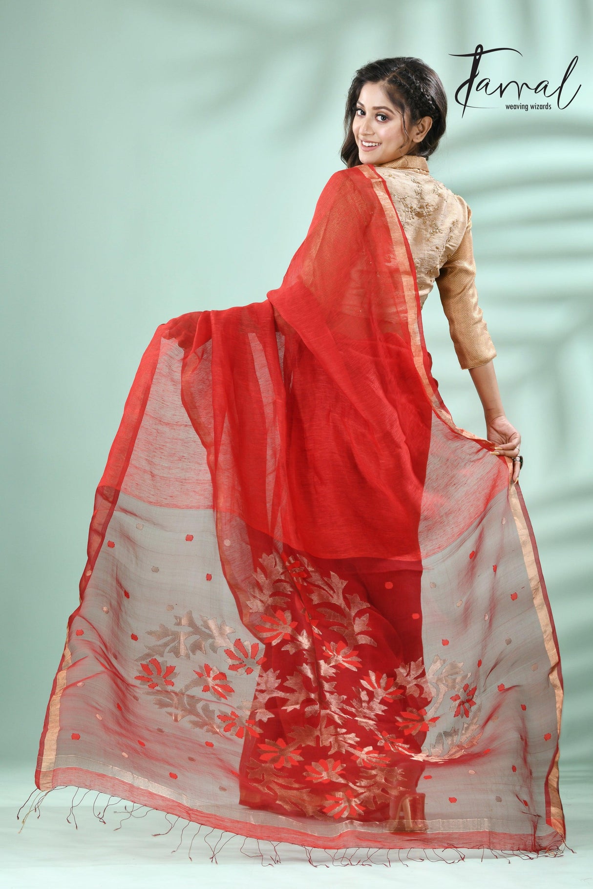 Red with zari border silk linen thoka floral pallu handwoven jamdani saree - Tamal Boutique