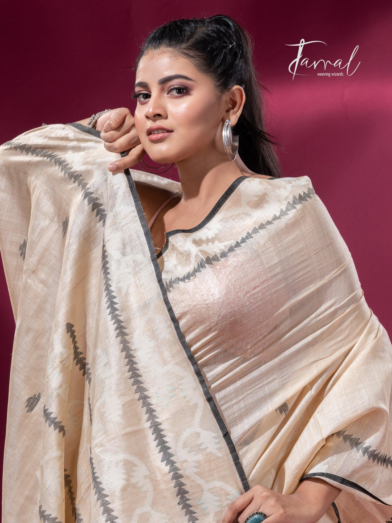 Sandalwood traditional handwoven Jamdani Black Border Saree cls