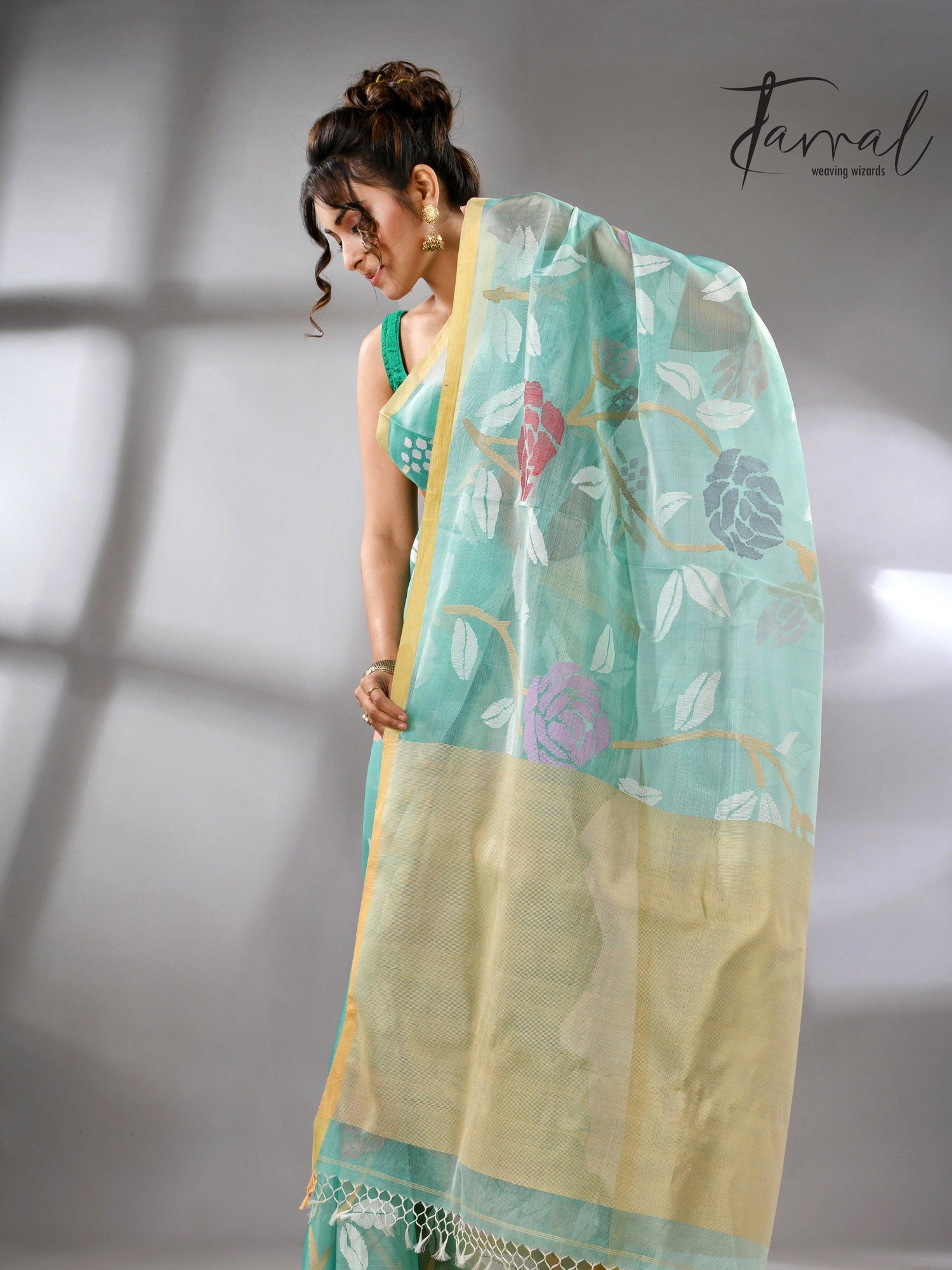 Sea green handwoven needle work jamdani saree_Right2