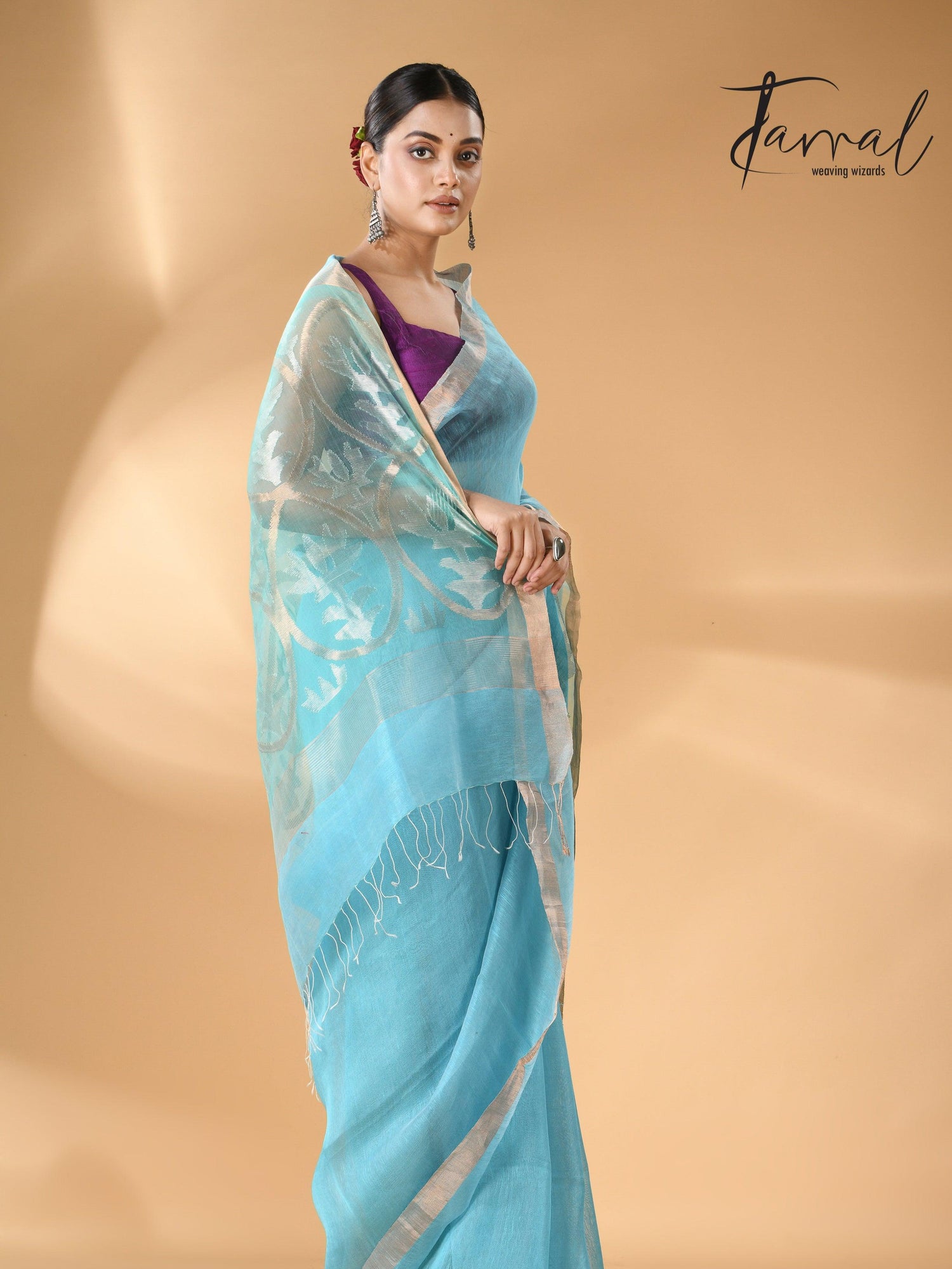 Sky Blue With Lotus Pallu Silk Linen Handwoven Jamdani Saree full3