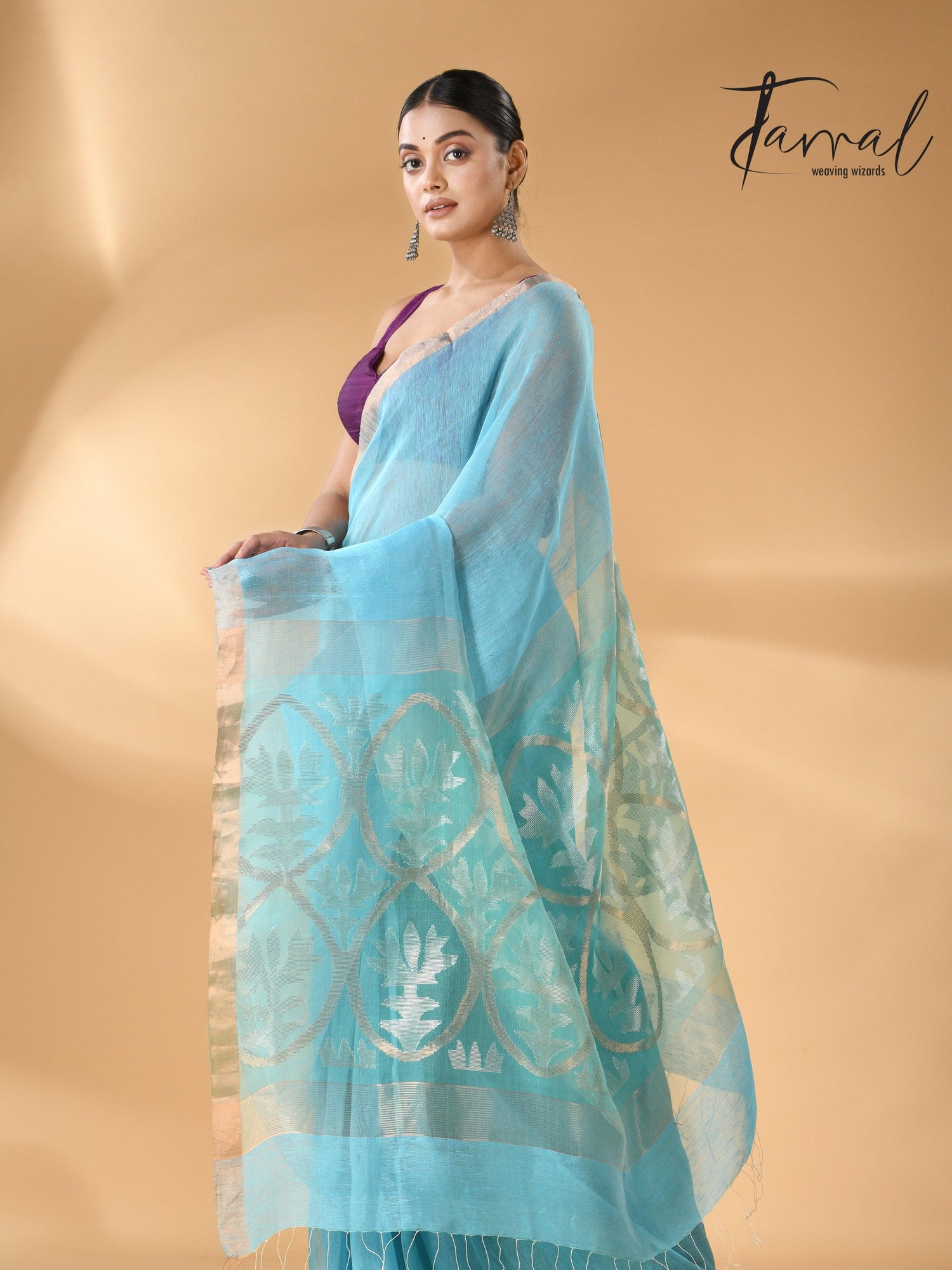Sky Blue With Lotus Pallu Silk Linen Handwoven Jamdani Saree full5