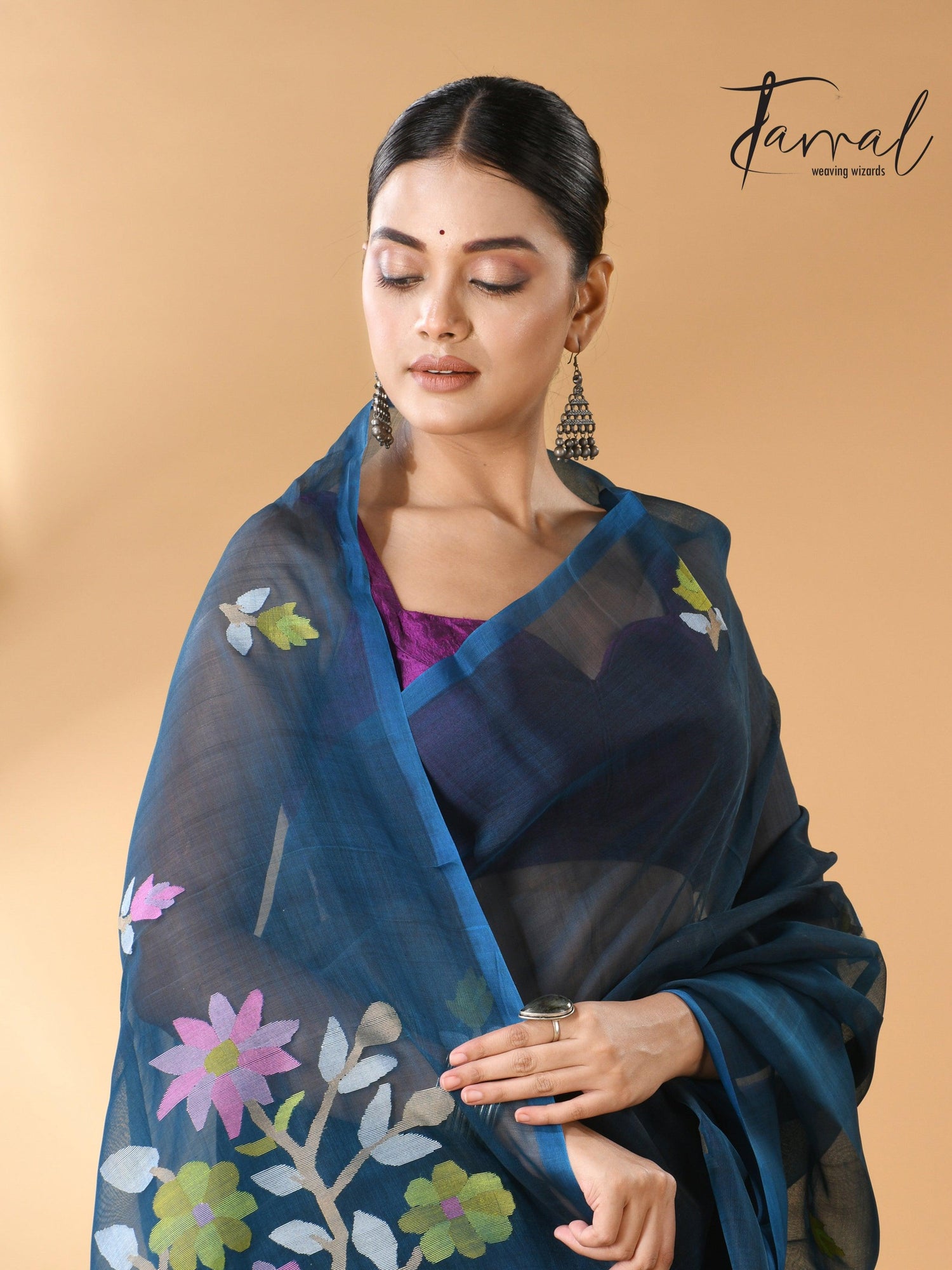 Steel Blue Floral Muslin Silk Handwoven Jamdani Saree closeup