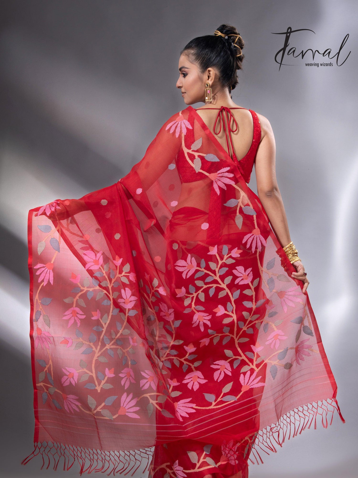 Sweet red floral border handwoven muslin silk jamdani saree back