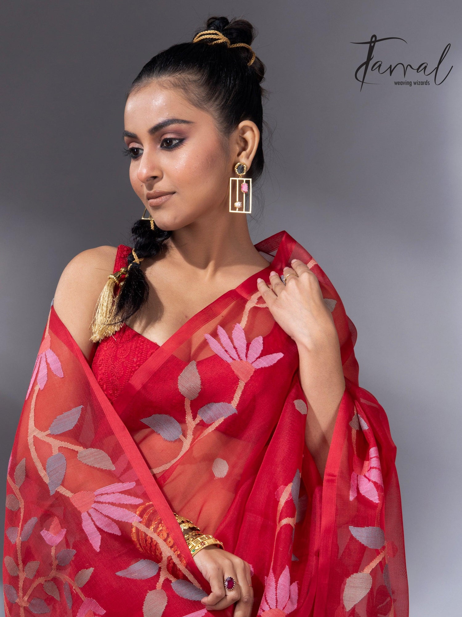 Sweet red floral border handwoven muslin silk jamdani saree cls