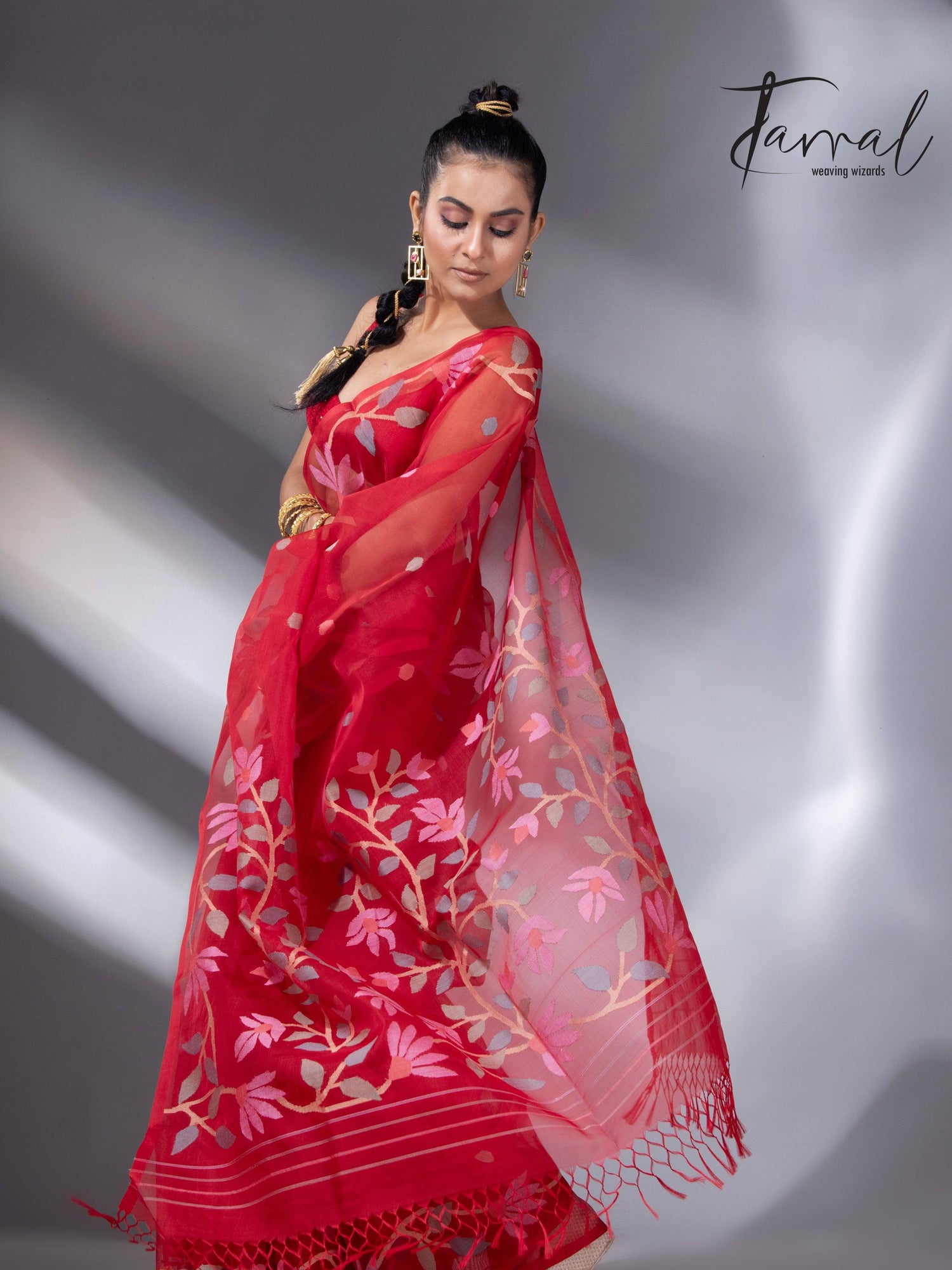 Sweet red floral border handwoven muslin silk jamdani saree lft