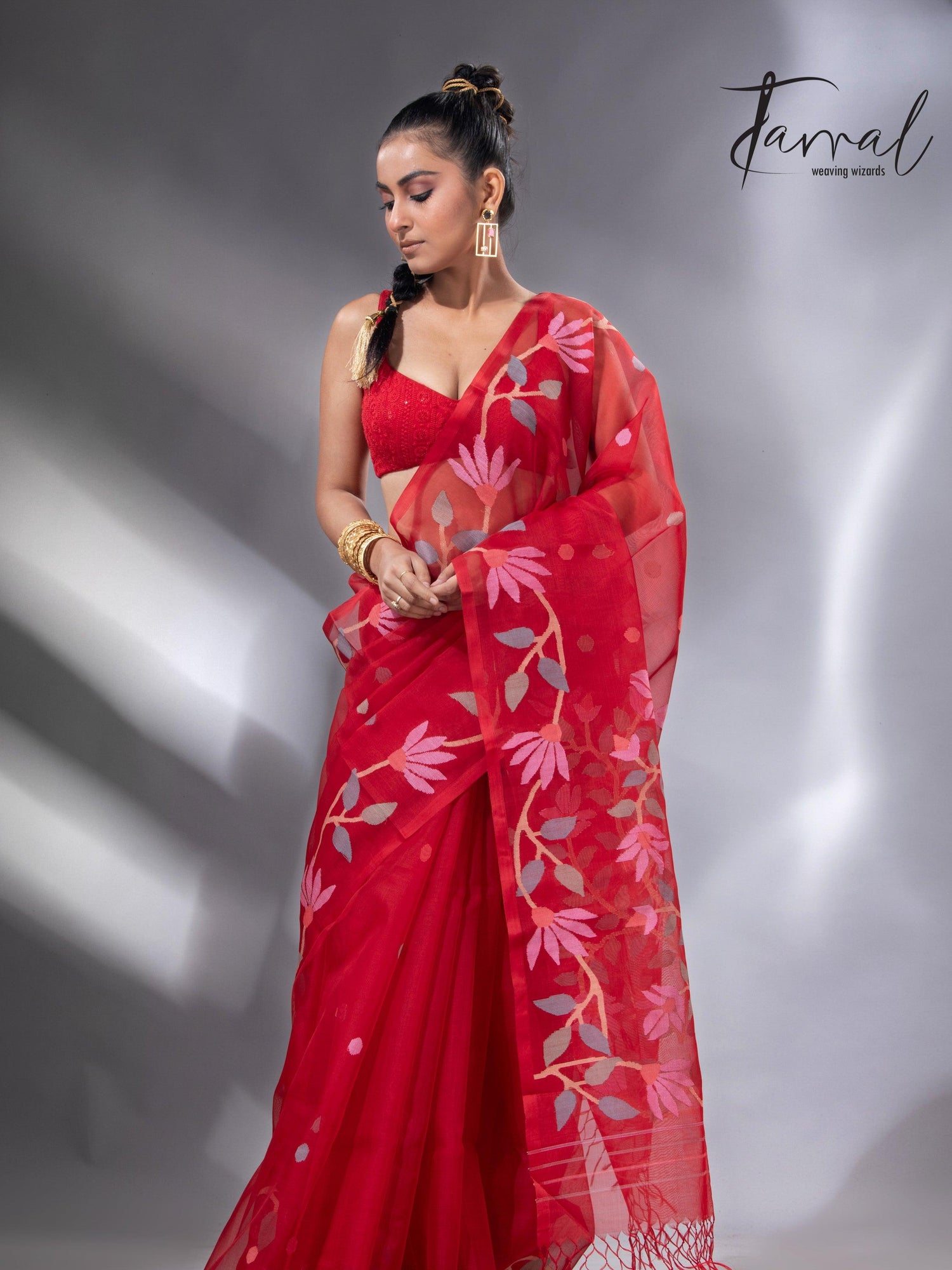 Sweet red floral border handwoven muslin silk jamdani saree left2