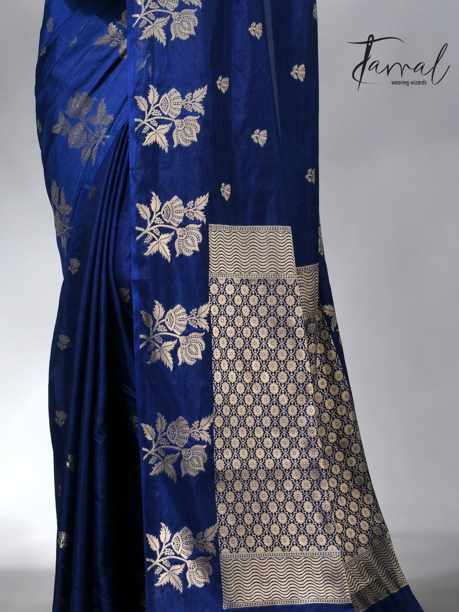These Blue colour in the benarasi silk handloom jamdani saree