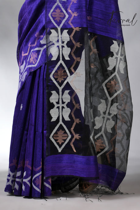 Violet colour matka silk traditional handwoven jamdani saree