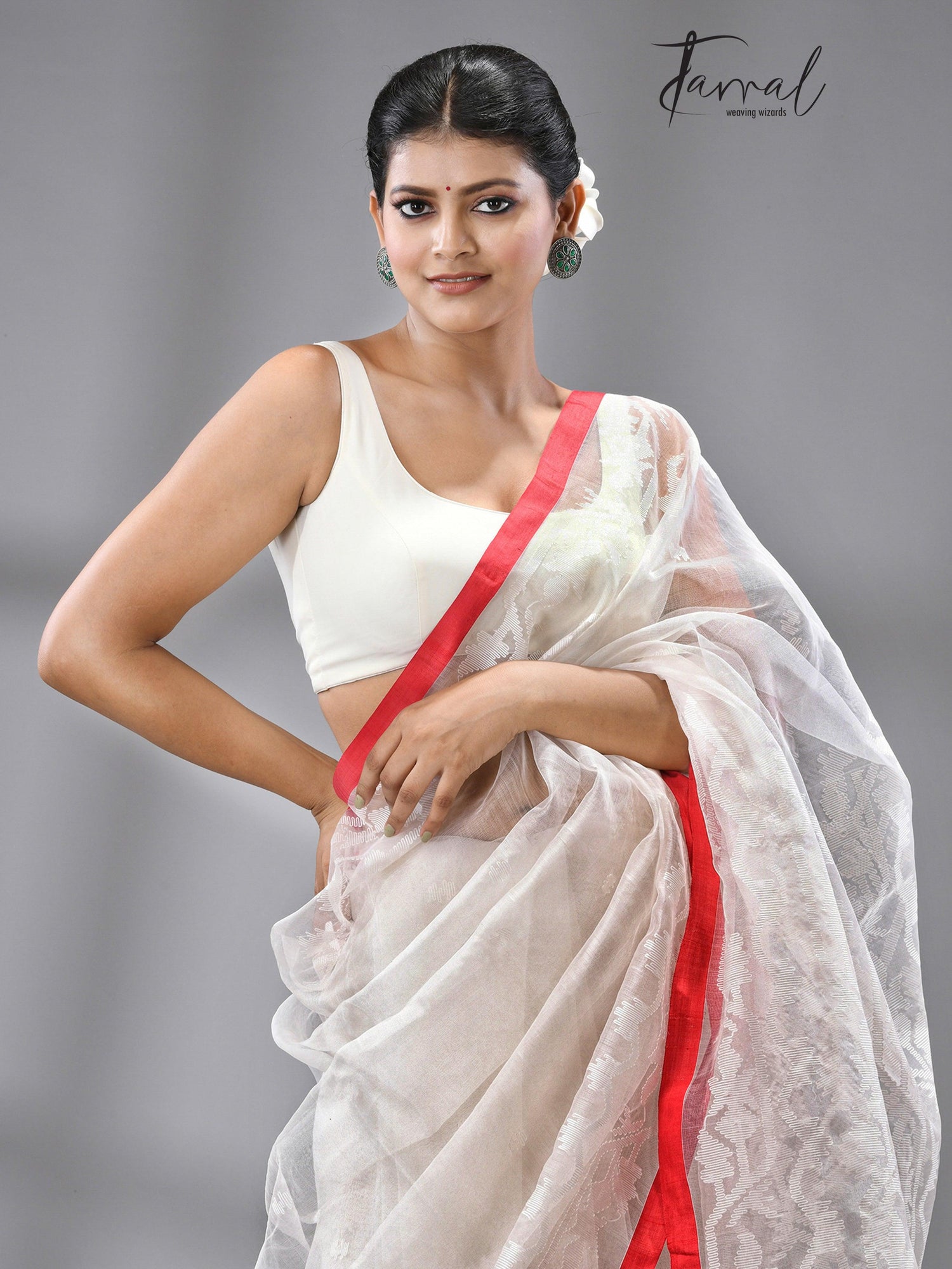 White With Red Border Handwoven Dhakai Jamdani In Muslin Silk