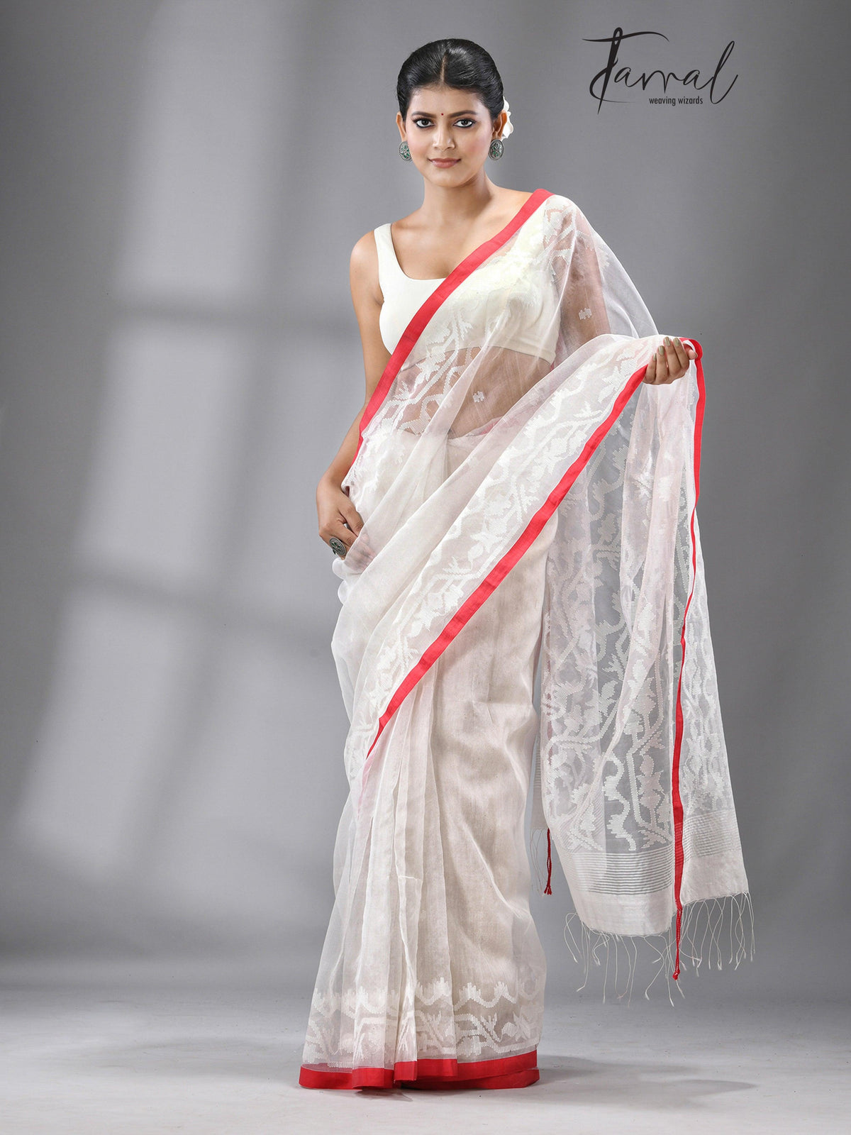 White With Red Border Handwoven Dhakai Jamdani In Muslin Silk