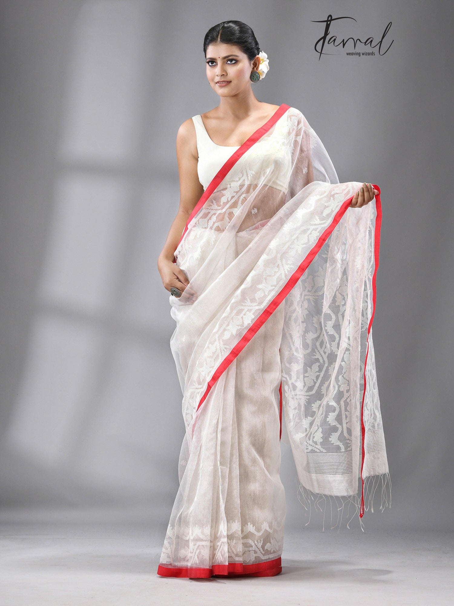 White With Red Border Handwoven Dhakai Jamdani In Muslin Silk 