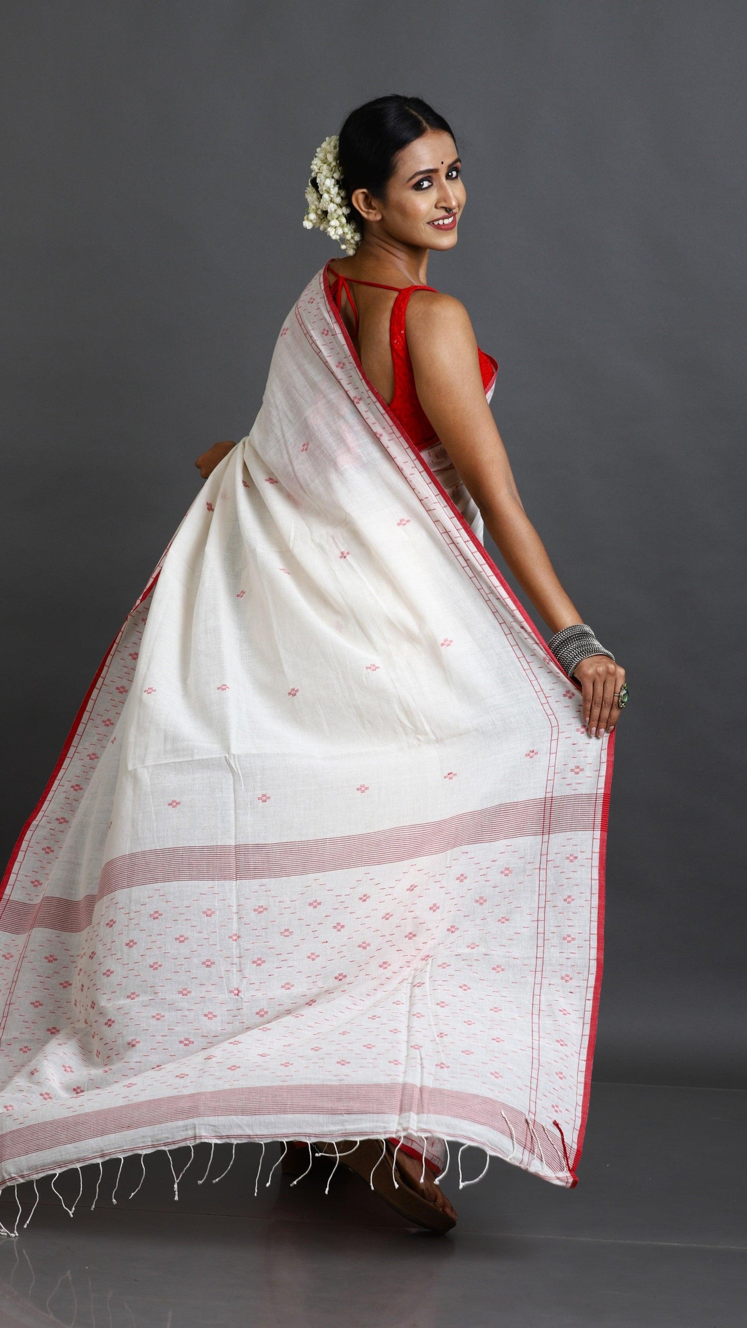 White With Red Border Net Pallu Handwoven Jamdani Saree - Tamal Boutique