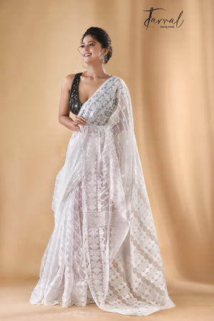 
jamdani saree, jamdani, handloom, handwoven, saree, silk, dhakai, weaving, kolkatasaree, tamalboutique