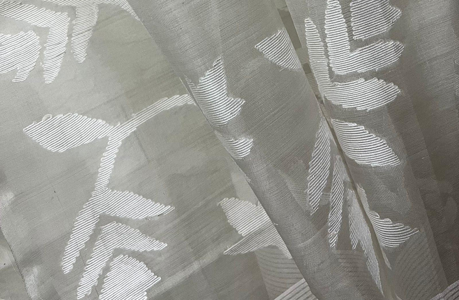 White self rose motifs handwoven muslin silk jamdani saree - Tamal Boutique