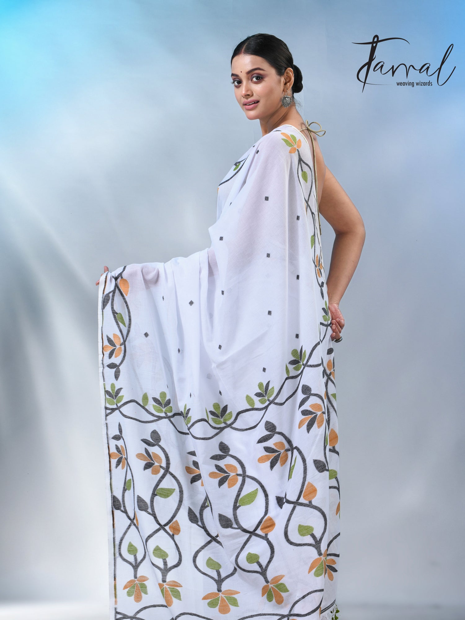  Get this White colour in the cotton handloom jamdani saree