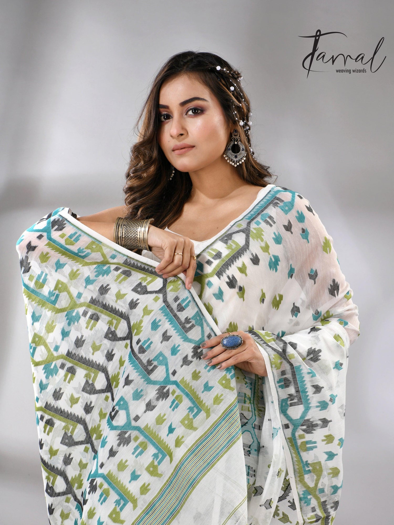 jamdani saree, jamdani, handloom, handwoven, saree, silk, dhakai, weaving, kolkatasaree, tamalboutique