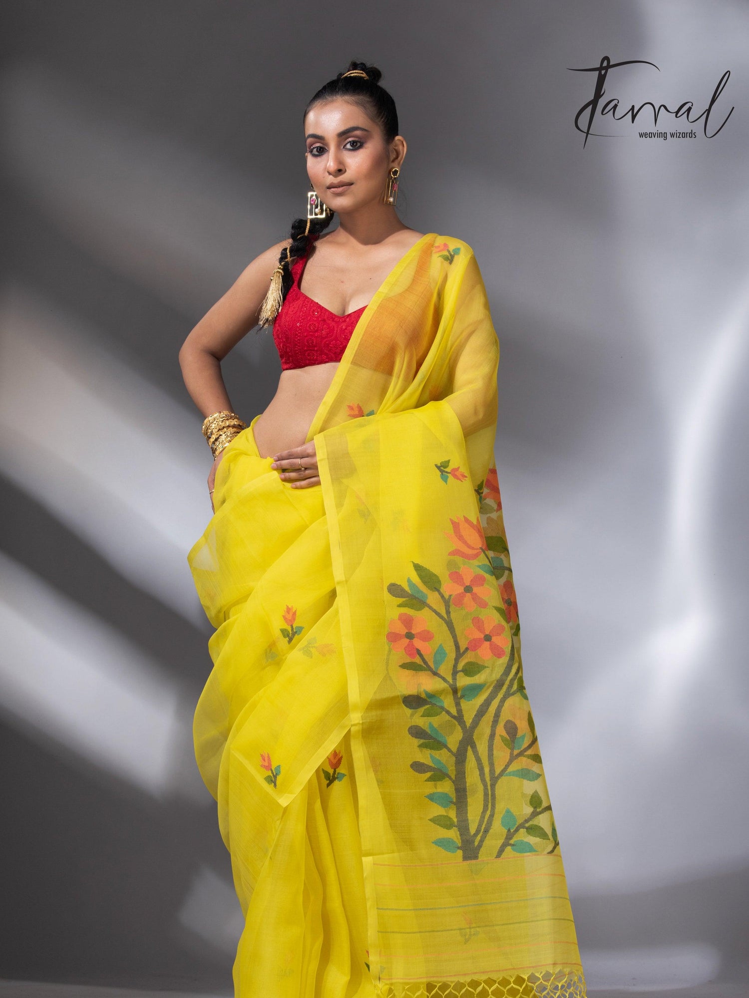 Yellow with floral pallu muslin silk handwoven jamdani saree full2