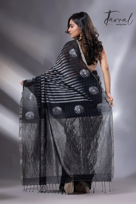 Zari border with cotton handloom striped jamdani saree in Black5