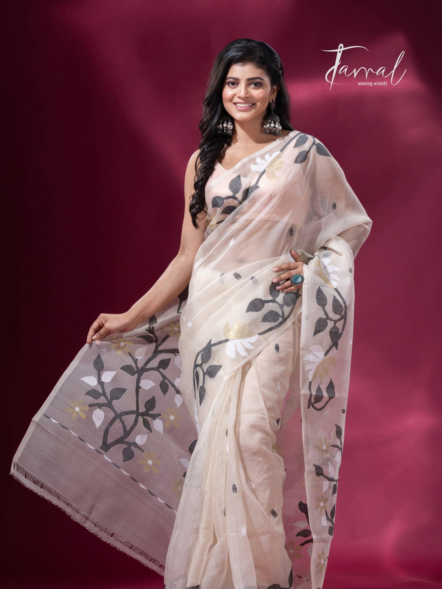 offwhite floral border muslin silk handwoven jamdani saree