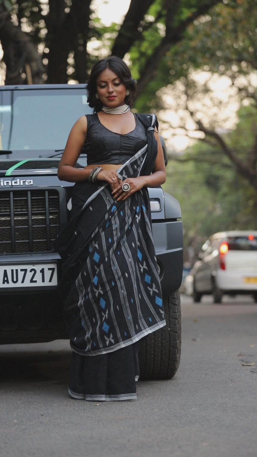 Black with white diamond motifs cotton handwoven jamdani saree video