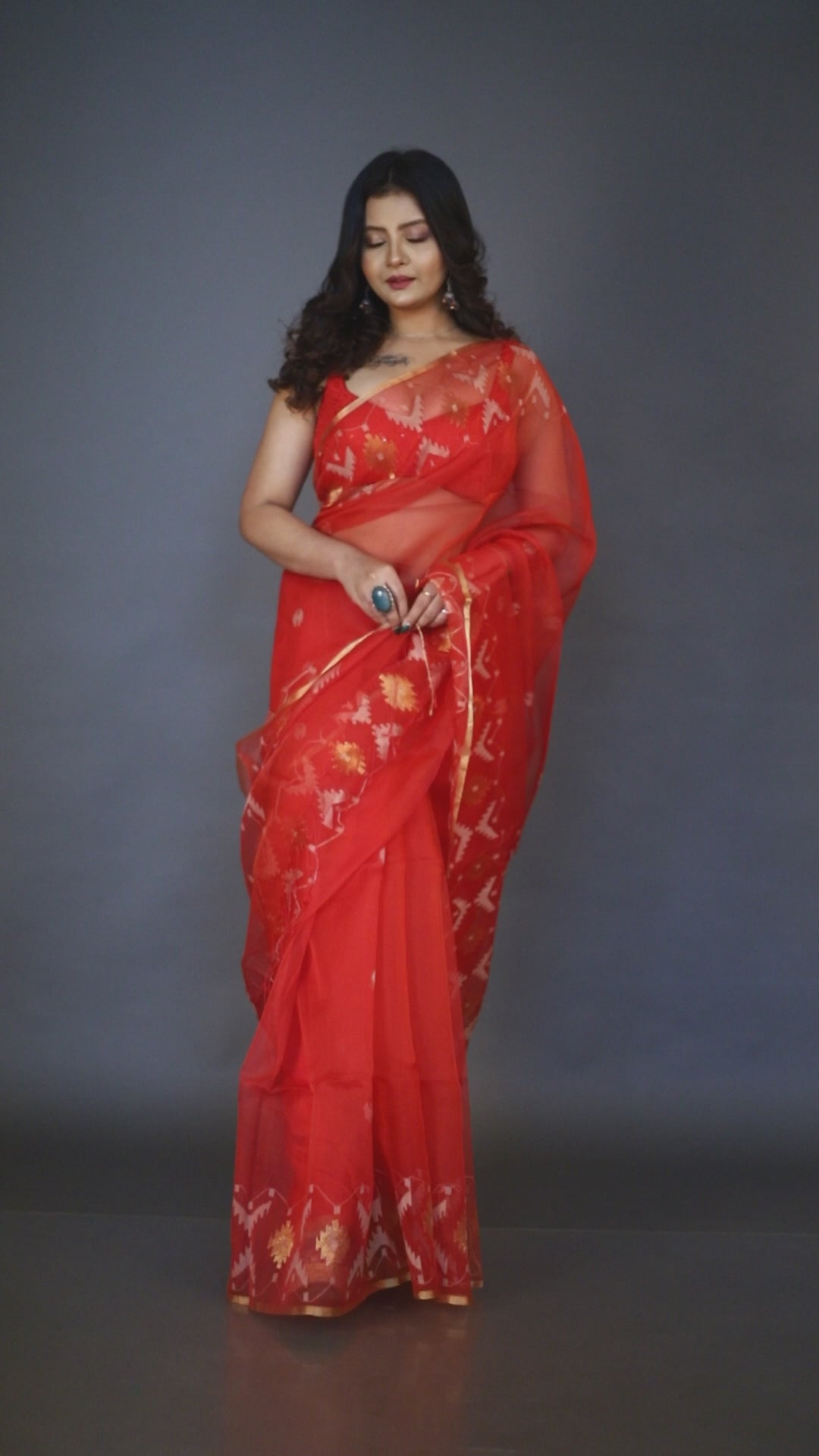 Red with golden border organza silk handwoven jamdani saree video