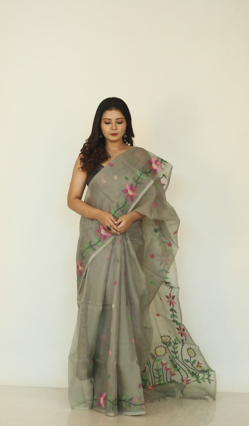 Moss green floral lata handwoven muslin silk jamdani sarees video