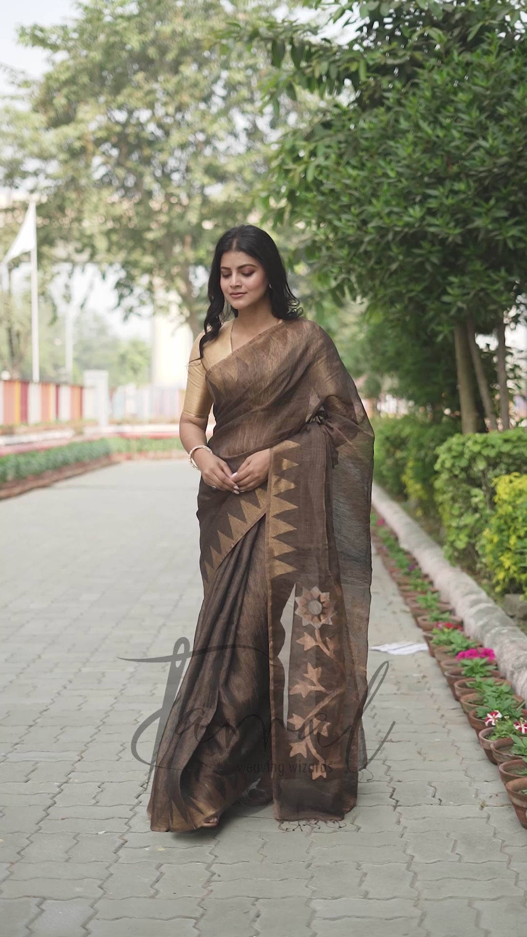 Golden Black Pure Tissue Silk Linen Handwoven Jamdani Saree