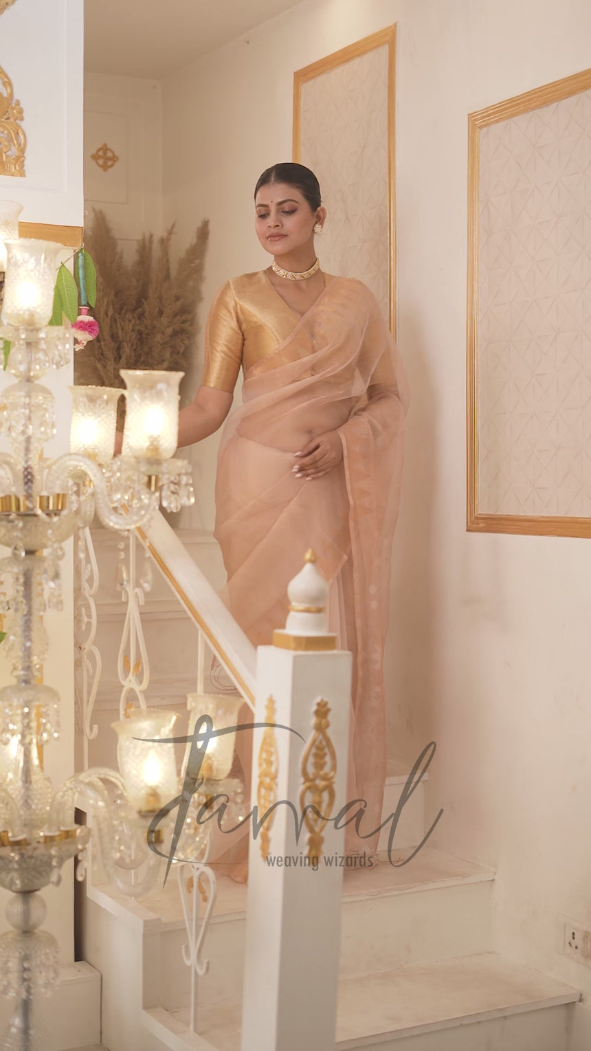 Golden Ivory White Pure Tissue Muslin Handwoven Jamdani Saree